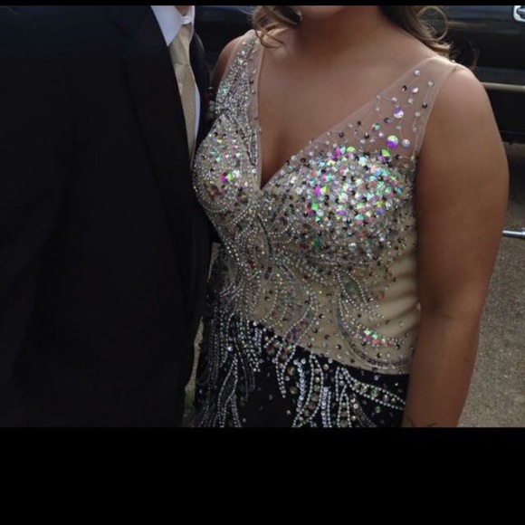 Gorgeous long black, gold, silver prom dress - Picture 2 of 5